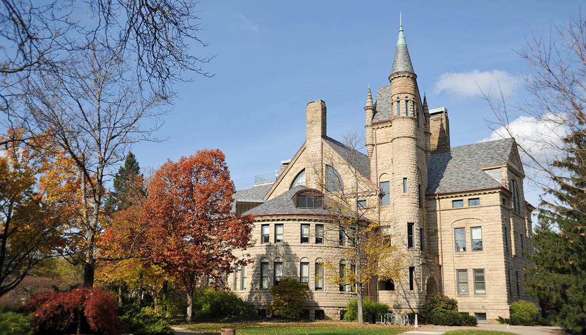 College Student Complains Over ‘Cisgender Men’ Installing Radiator in Dorm