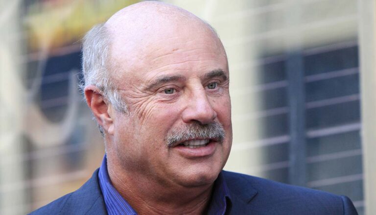 LOS ANGELES - MAY 13: Dr Phil McGraw at a ceremony where Steve Harvey is honored with a star on the Hollywood Walk Of Fame on May 13, 2013 in Los Angeles, California