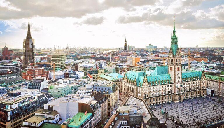 Hamburg city hall and downtown