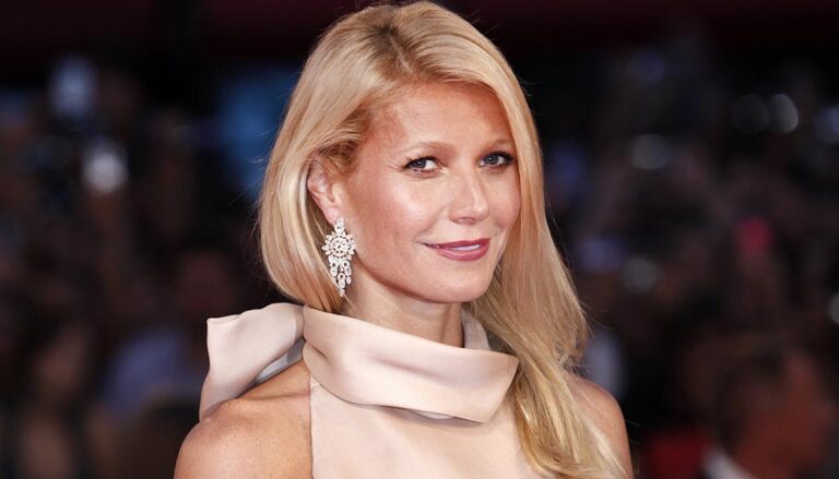 VENICE, ITALY - SEPTEMBER 03 : Actress Gwyneth Paltrow attends the premiere of 'Contagion' during the 68th Venice Film Festival on September 3, 2011